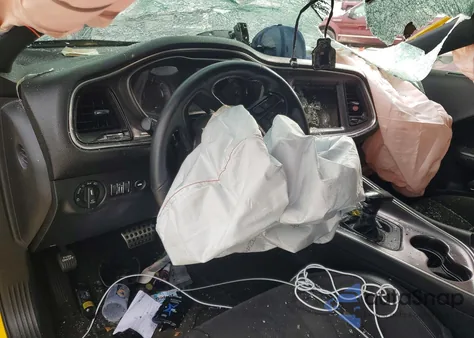 2018 Dodge Challenger Sxt z USA, uszkodzony, nr VIN 2C3CDZAG1JH182939